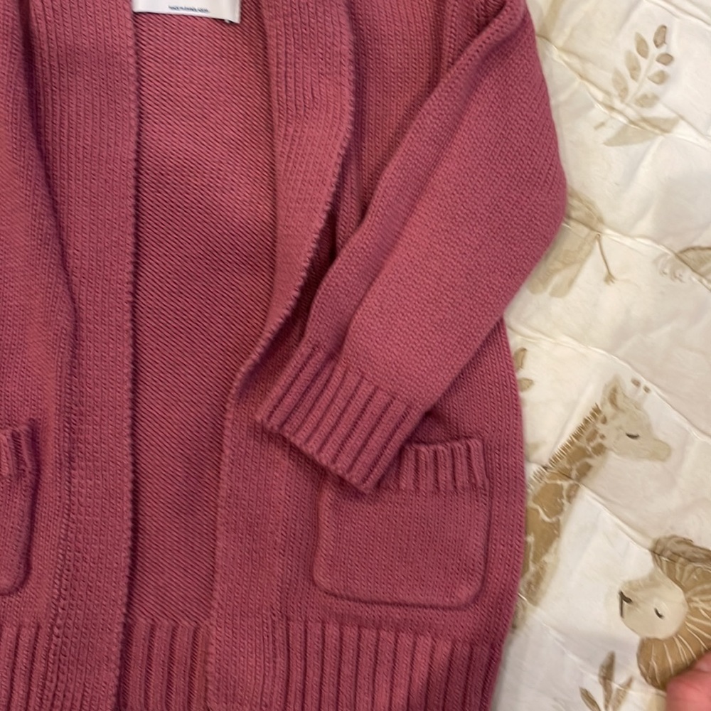 Old navy cardigan in a pretty mauve color. - Picture 3 of 5